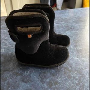 Infant bogs size 6